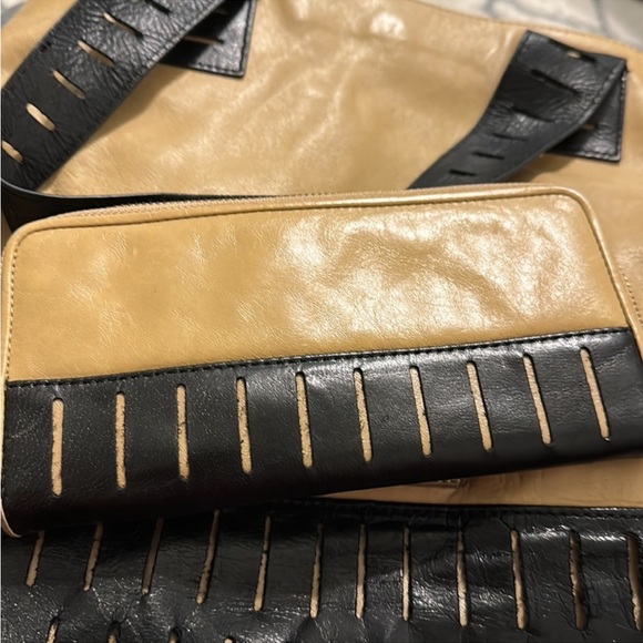 BCBG MAXAZRIA Leather Tote Bag Color Block Cream/Black Handbag Laser Cut Accent - Picture 7 of 11